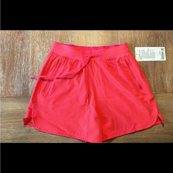 Lululemon License to Train Short 4’’ size 4 - Picture 1 of 3